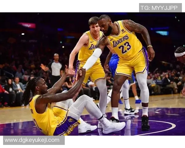 猛龙与森林狼激战正酣央视直播精彩对决引发球迷热议 猛龙与森林狼激战正酣央视直播精彩对决引发球迷热议