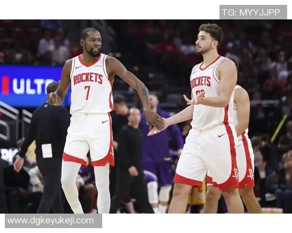 火箭队与太阳队的传奇对决奥尼尔的统治力与火箭的反击之战