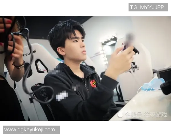 FPX战队快攻战术解析：如何在CSGO中迅速掌控比赛节奏